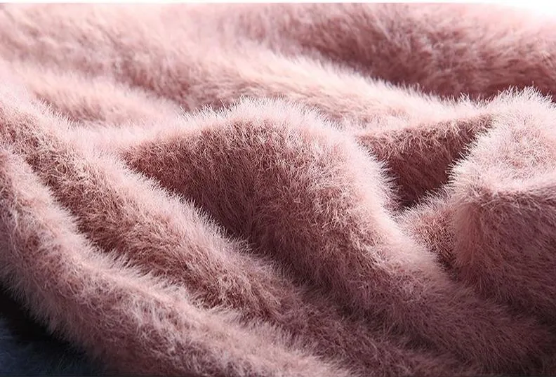 WINTER TURTLENECK SWEATER